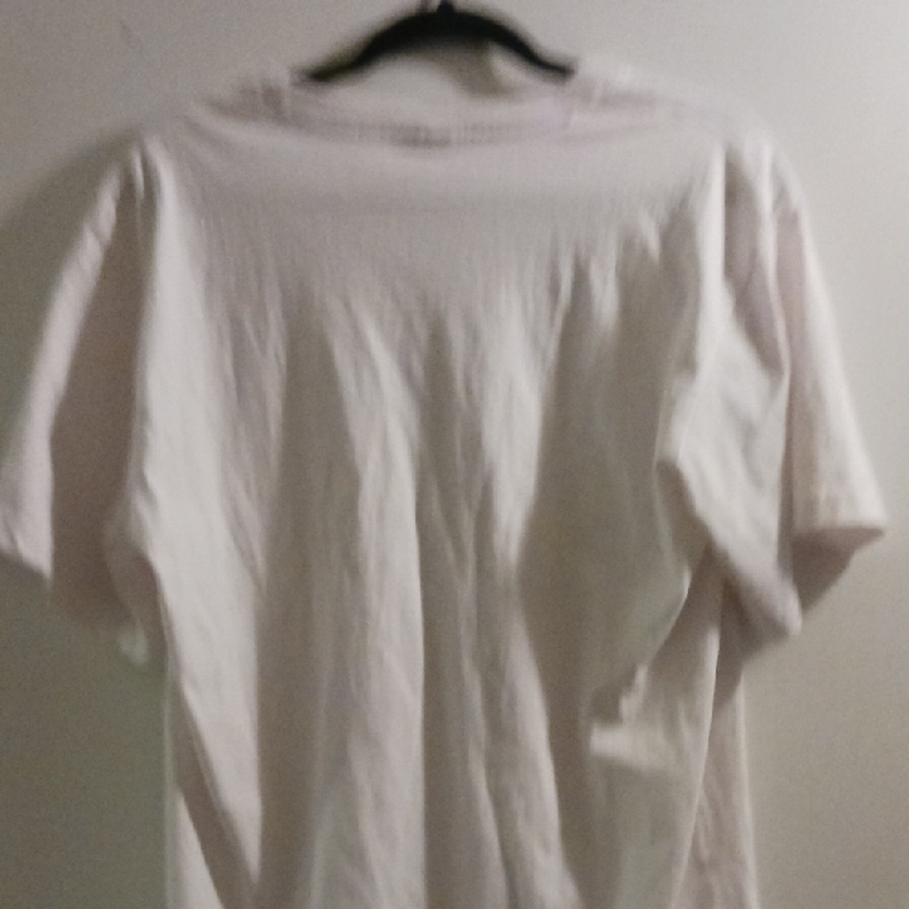 SPECIAL 2/$25 White Knicks Graphic T-Shirt - Picture 6 of 6